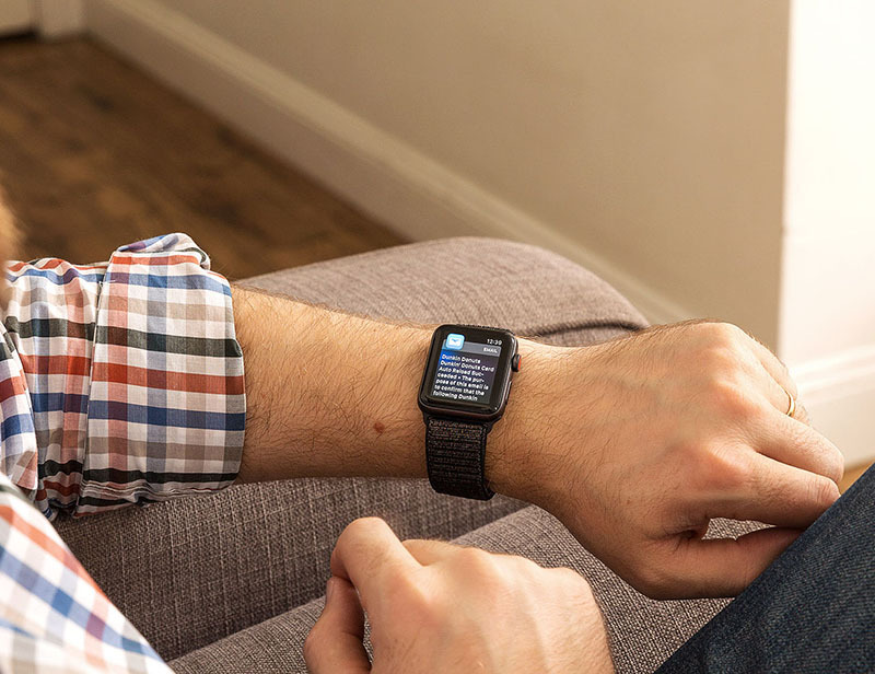Đồng hồ thông minh Apple Watch S3 GPS, 38mm mặt nhôm, dây màu hồng Đồng hồ thông minh Apple Watch S3 GPS, 38mm mặt nhôm, dây màu hồng