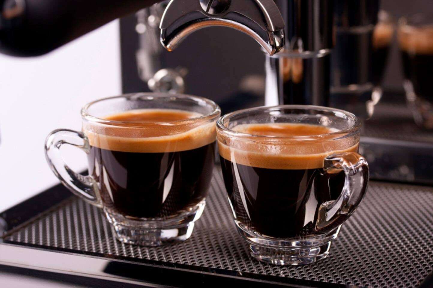 10 máy pha cà phê Espresso gia đình nhỏ gọn chống nhỏ giọt giá từ 1 triệu đồng
