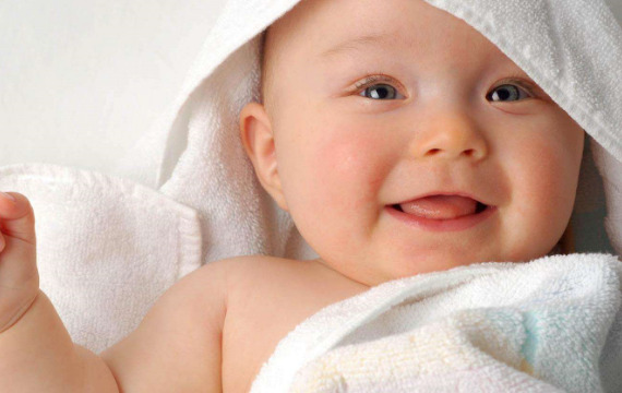 6 lý do có nên dùng tã chéo cho trẻ sơ sinh và cách quấn tã tam giác