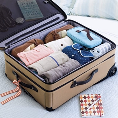 9 món đồ 'nhỏ mà có võ' lúc nào cũng cần có trong vali du lịch