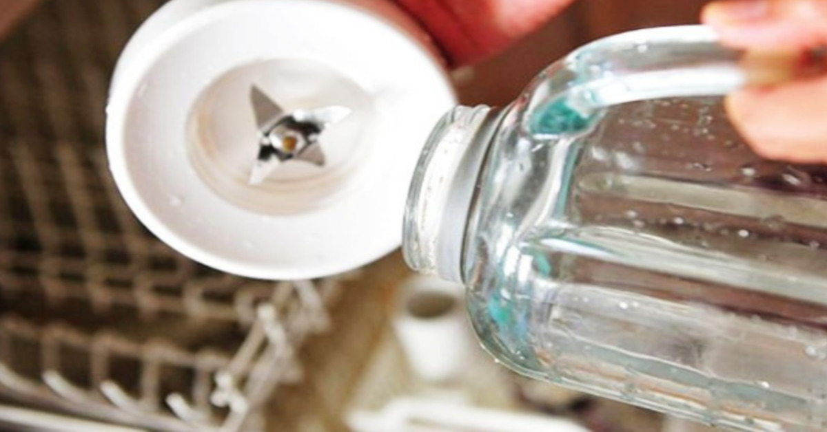 Hướng dẫn cách vệ sinh máy xay sinh tố sạch cặn tránh xước bay mùi
