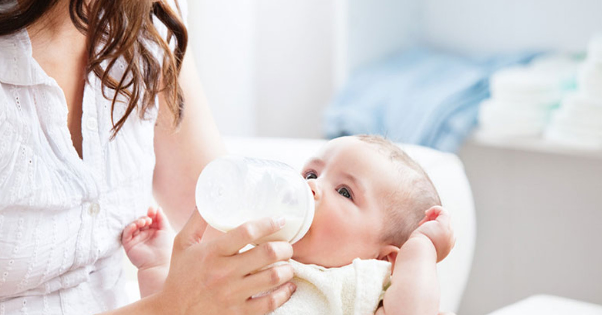 Khái quát về sữa công thức và sữa công thức nào tốt cho trẻ sơ sinh