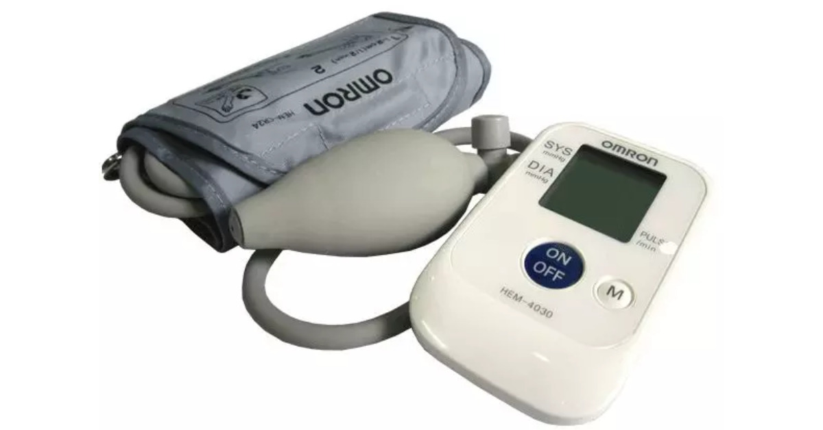 Máy đo huyết áp điện tử là gì? Tại sao mỗi gia đình nên có một chiếc máy?