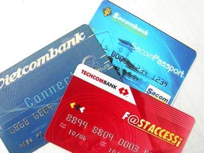 So sánh phí ATM các ngân hàng tại Việt Nam