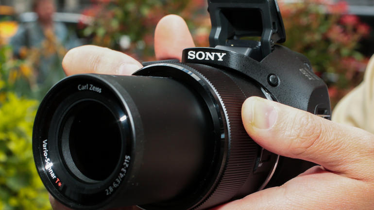 is sony dsc h300 a dslr