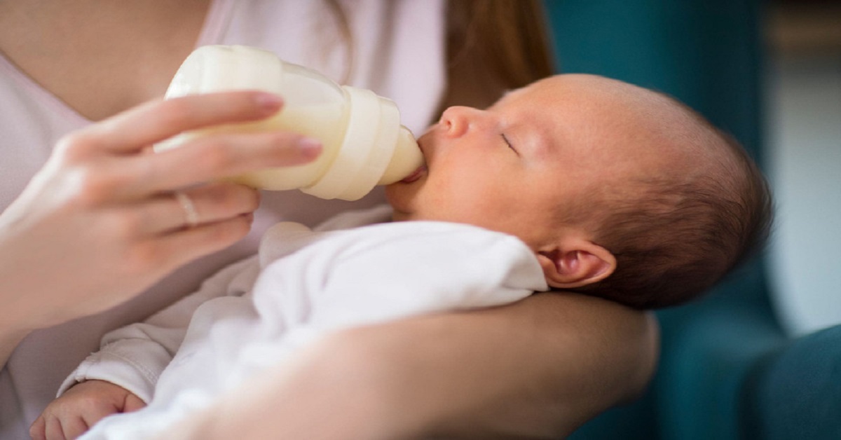 Sữa bột cho bé nhẹ cân loại nào tốt?