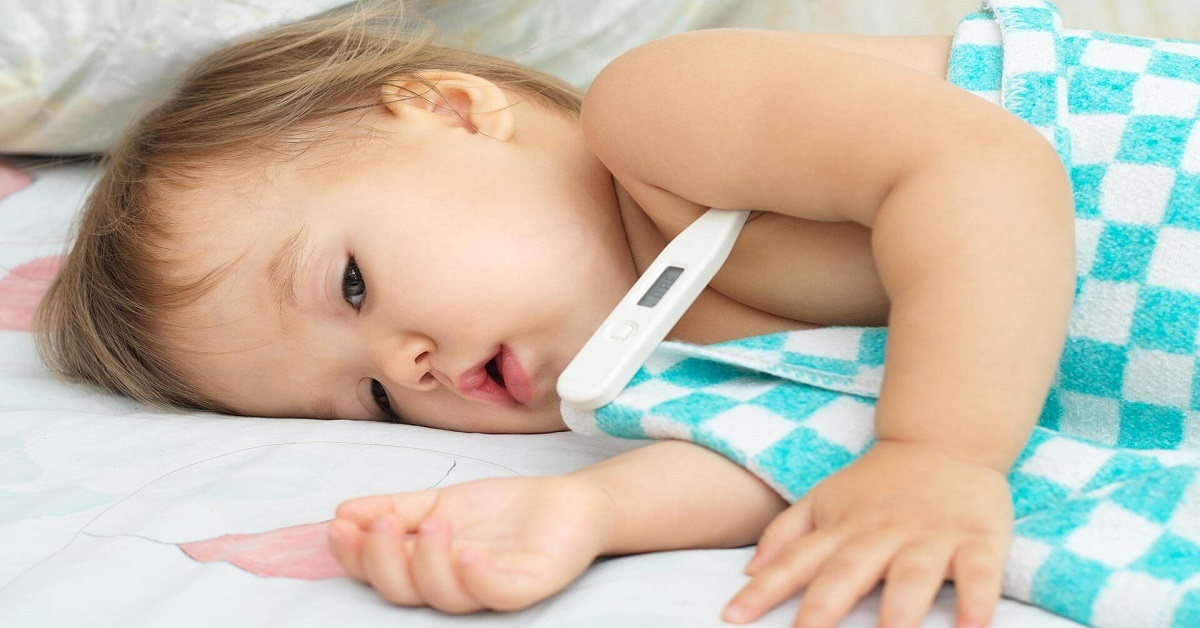 Trẻ sơ sinh, trẻ nhỏ, người lớn bị sốt có nên bật điều hòa không?