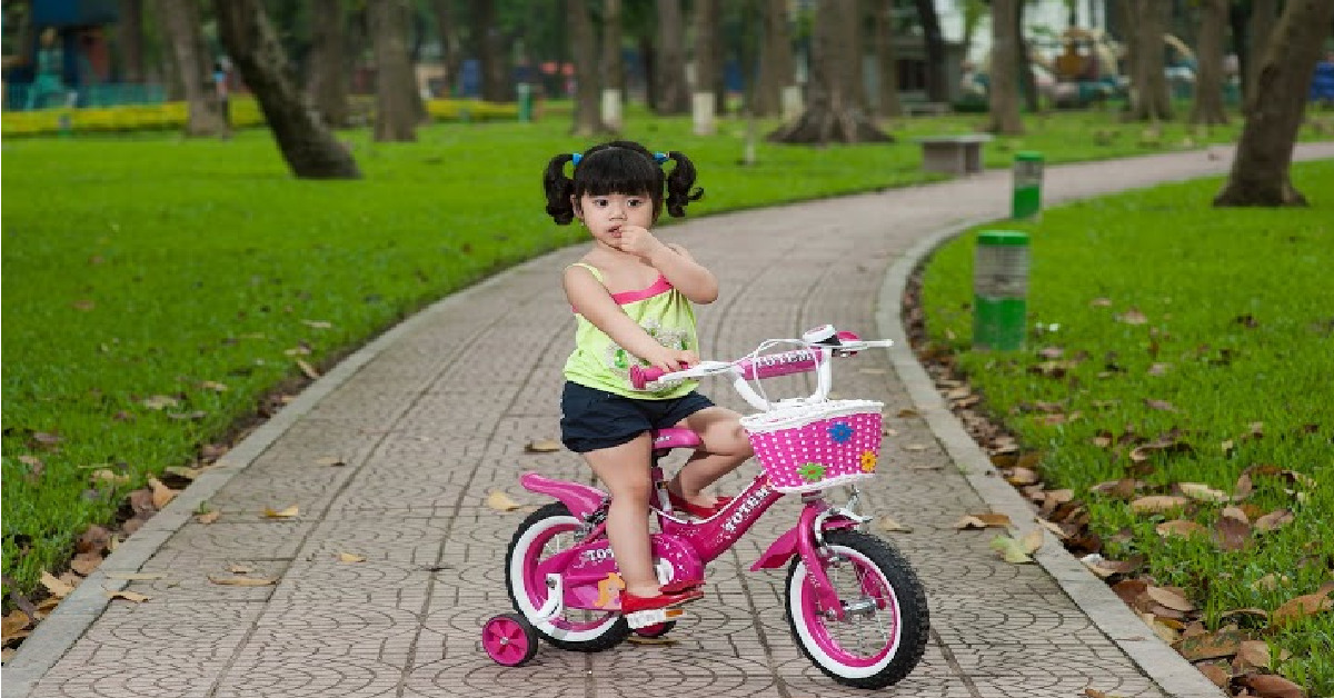 Xe đạp trẻ em 3 tuổi Nhựa Chợ Lớn có tốt không? Giá bao nhiêu?