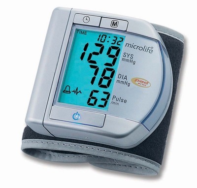 Máy đo huyết áp cổ tay Microlife BP W100