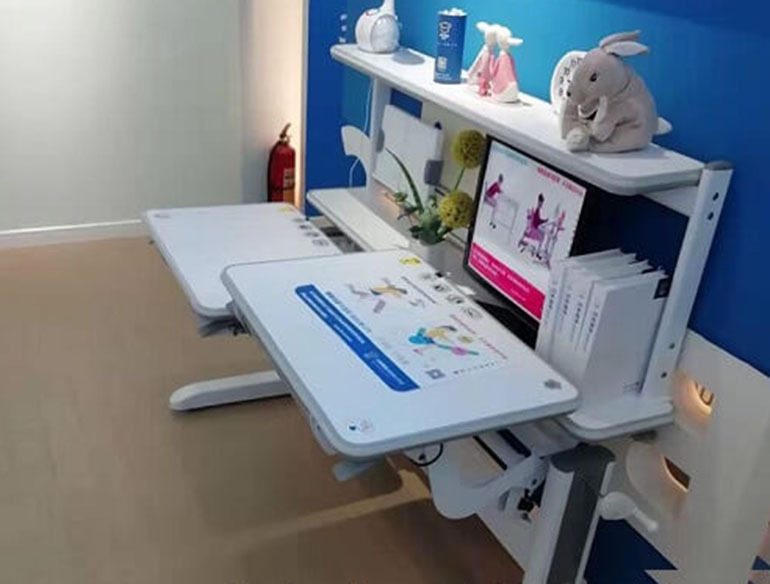 Bàn học đôi thông minh có giá sách