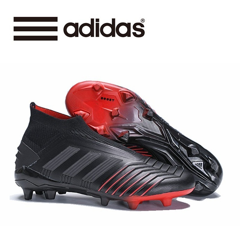 Giày bóng đá Adidas