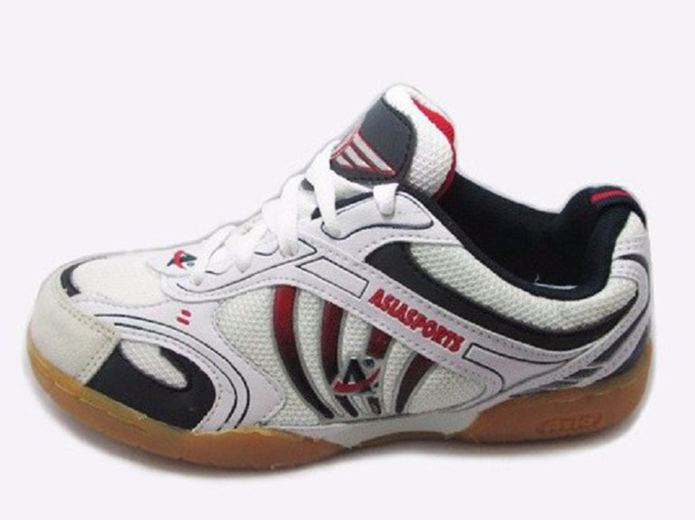 Giày cầu lông Asia được làm từ các chất liệu vải cao cấp
