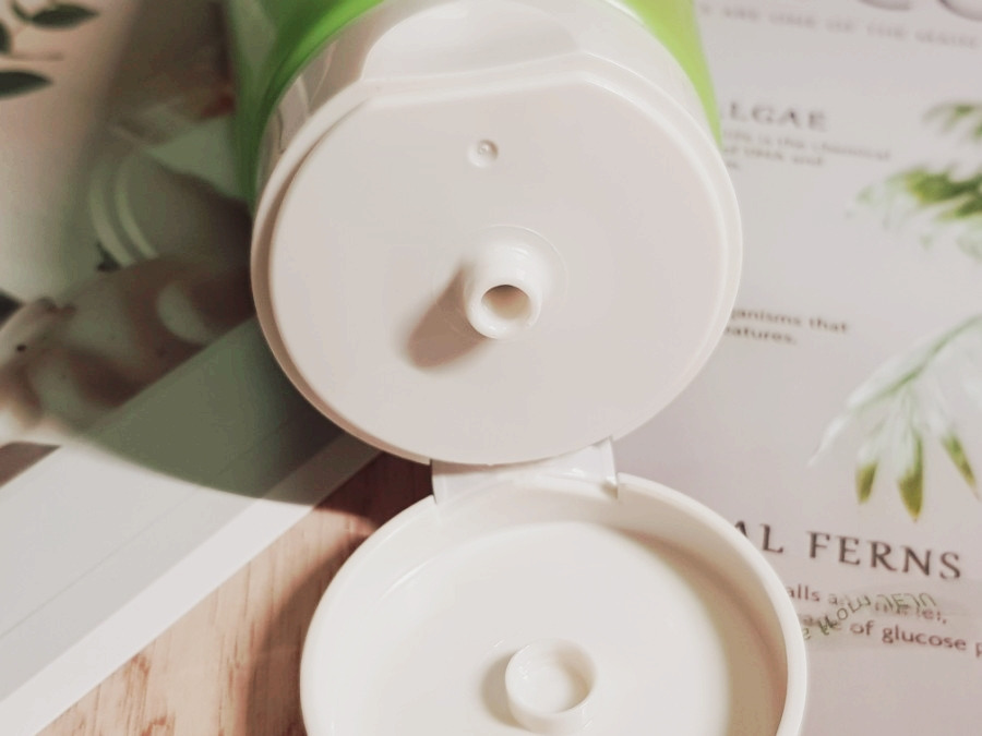 sữa rửa mặt innisfree