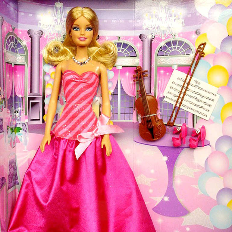 Búp bê Barbie là cô nàng búp bê xinh đẹp và nổi tiếng