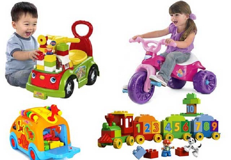 Nên chọn đồ chơi giúp bé giao lưu và tương tác với bố mẹ và người thân nhiều hơn