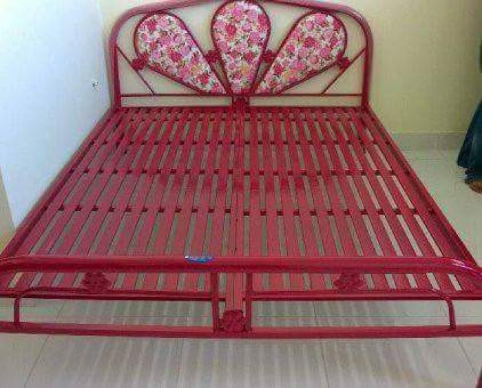 giường sắt 1m8