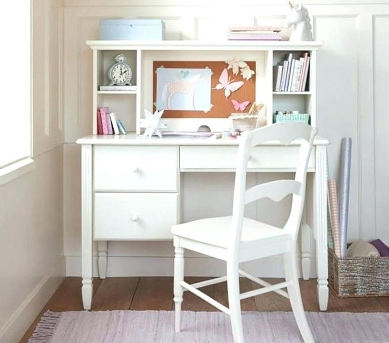 Bàn học màu trắng đẹp cho bé