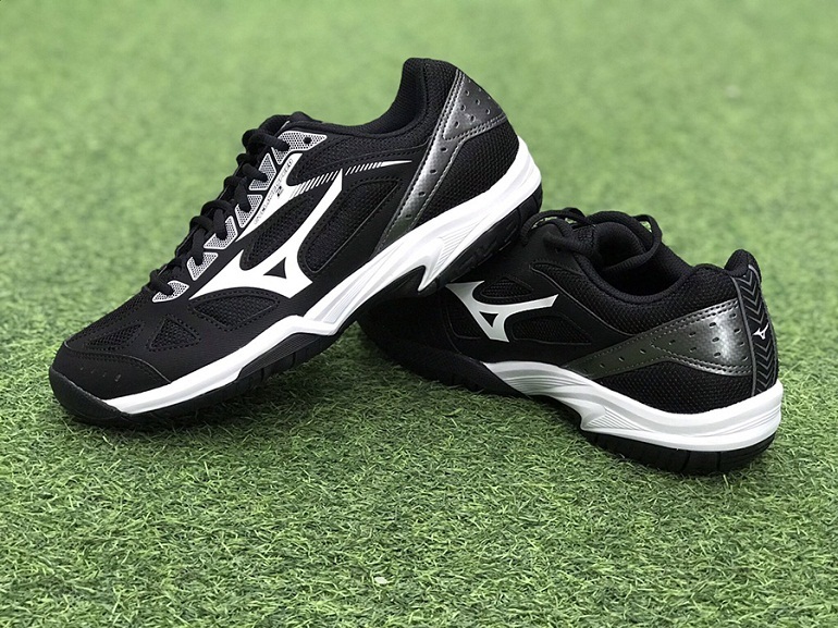 Giày cầu lông Mizuno đa dạng và phong phú