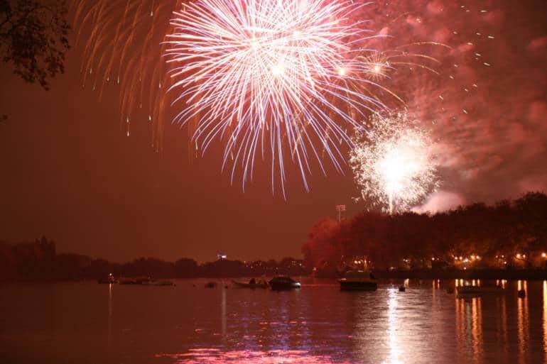 bắn pháo hoa tết dương 2019