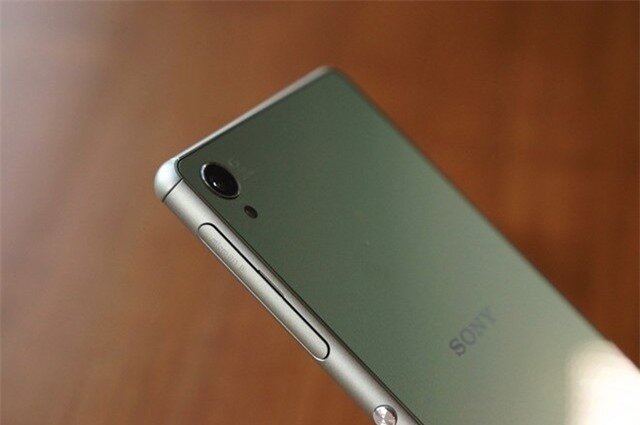 Ảnh thực tế bộ đôi Xperia Z3 và Z3 Compact vừa ra mắt