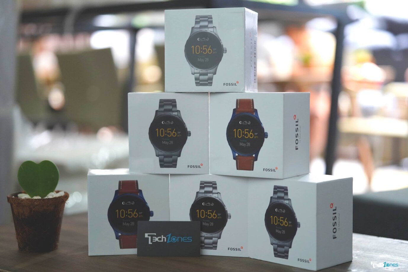 Techzones để mua được đồng hồ chính hãng Fossil.