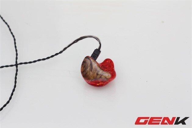 Cận cảnh Noble Kaiser 10 - Tai nghe in ear giá hơn 30 triệu đồng tại Việt Nam