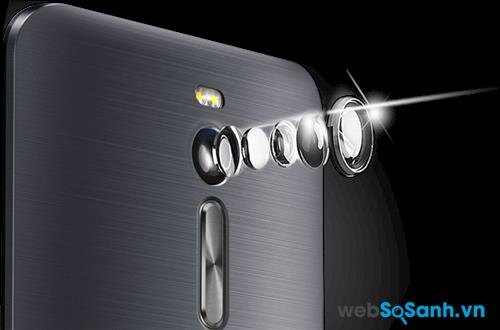 Camera chính của Zenfone 2 đi kèm đèn Flash kép