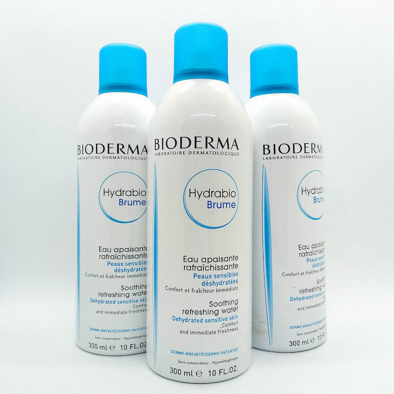 Bioderma mineral spray is designed with 2 different capacities, including a small bottle of 50ml and a large bottle of 300ml.