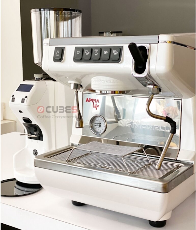 Máy pha cà phê Appia Life 1 Gr từ thương hiệu Nuova Simonelli - Ảnh chụp tại Showroom Cubes Asia