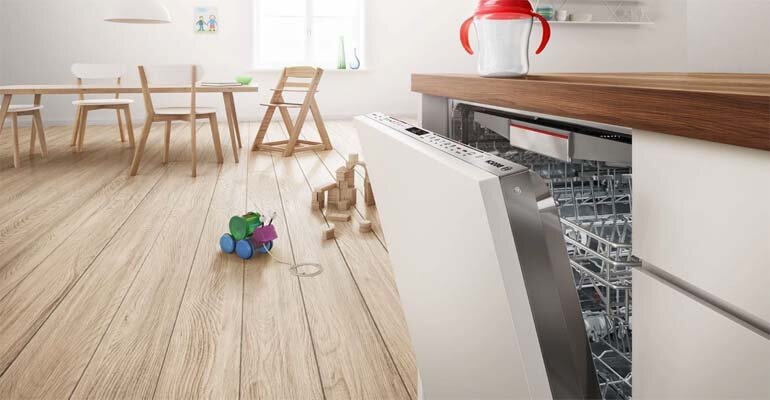 Tính năng mở cửa tự động sẽ không làm khô bát đĩa hoàn toàn Máy rửa bát Bosch