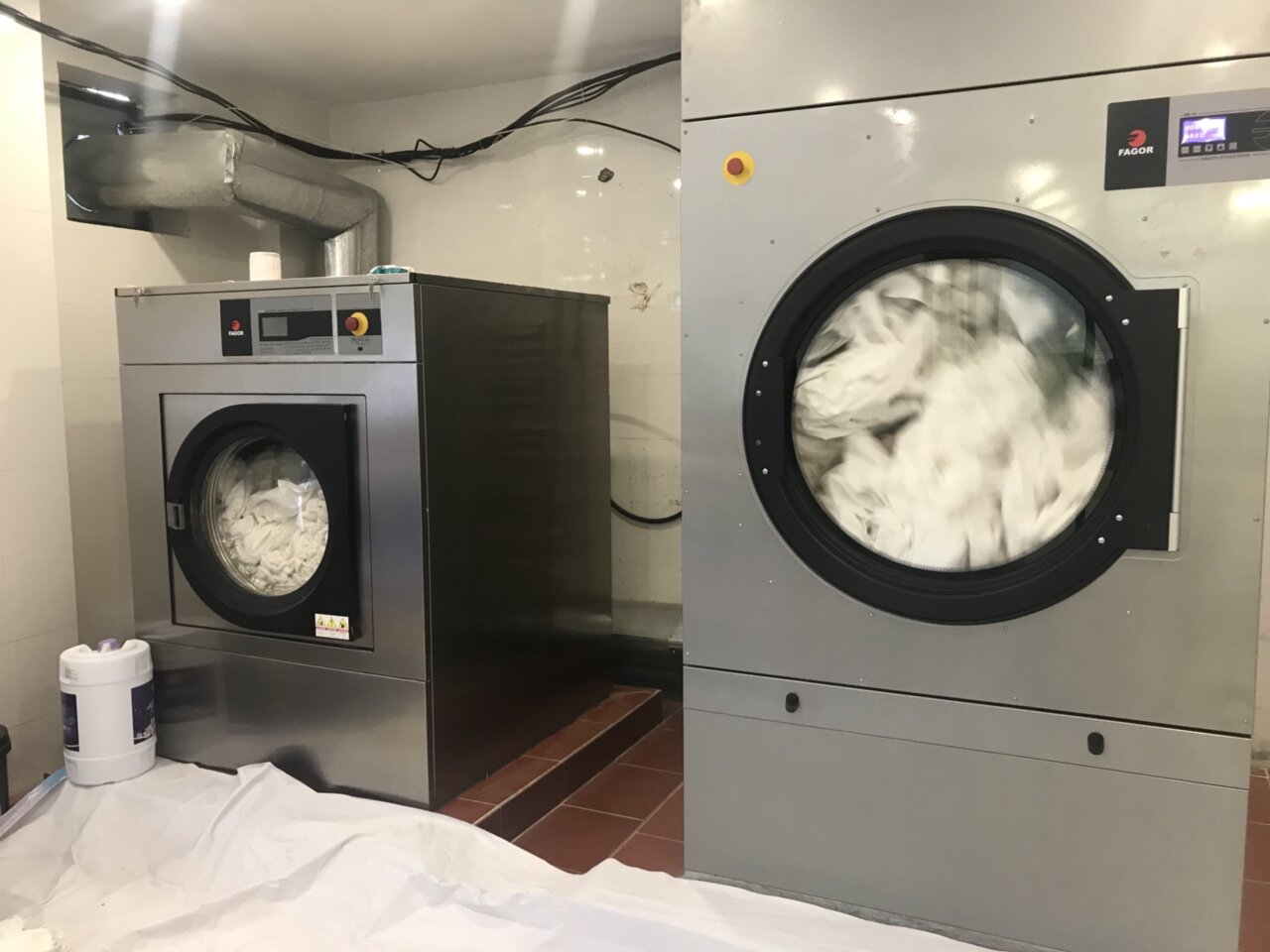 máy giặt công nghiệpa