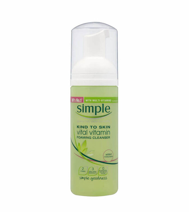 Sữa rửa mặt tạo bọt Simple Kind to Skin Vital Vitamin