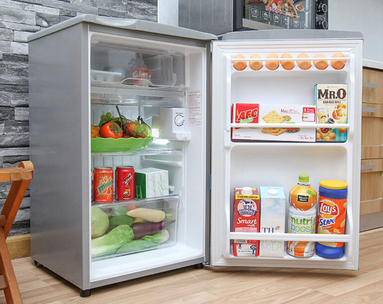 Tủ lạnh Aqua AQR 95AR 90 lít dùng có tốt không ?