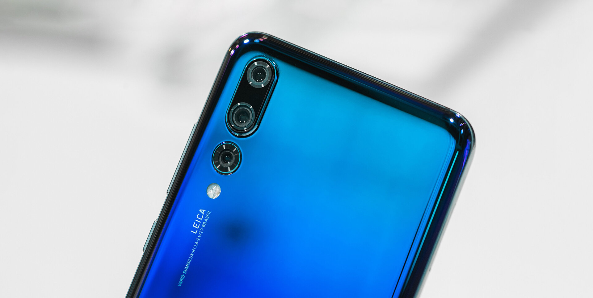 Huawei P30 với thiết kế sang trọng