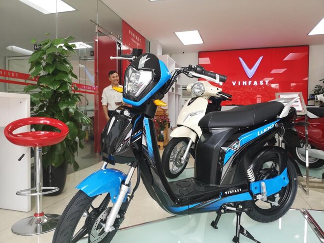 Xe máy điện VinFast Ludo tại Showroom