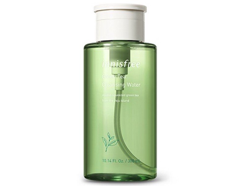 Innisfree Green Tea մաքրող ջուր յուղոտ և պզուկների հակում ունեցող մաշկի համար