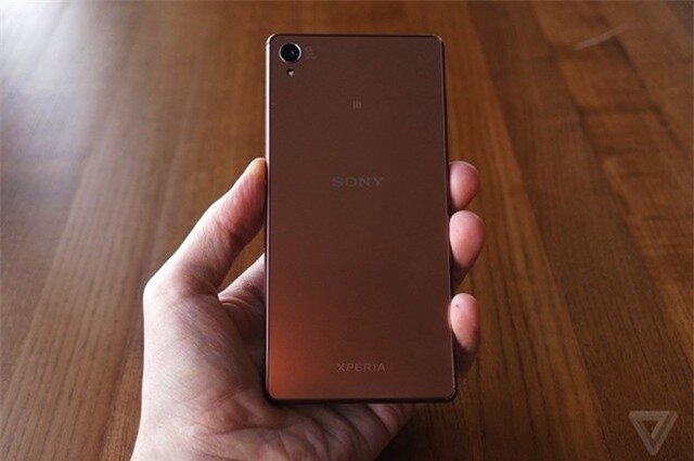 Ảnh thực tế bộ đôi Xperia Z3 và Z3 Compact vừa ra mắt