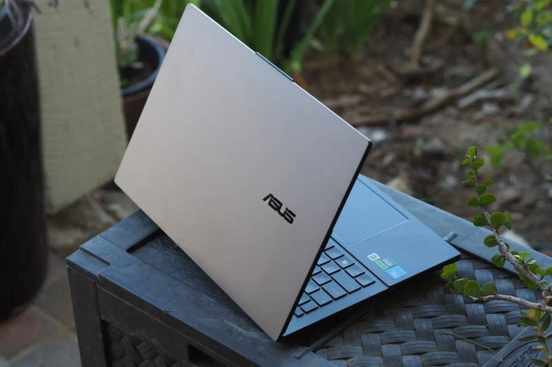 Đánh giá ASUS Vivobook Pro 15 OLED (Q533): Laptop creator giá phải chăng hiệu năng tốt, chỉ 25 triệu đồng!