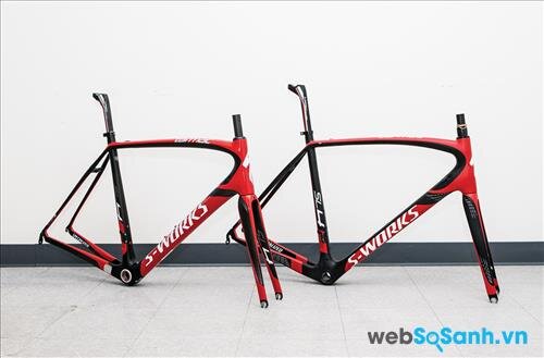 Khung xe đạp carbon giả (trái) được sản xuất với vật liệu rẻ tiền và chu trình không chuẩn xác
