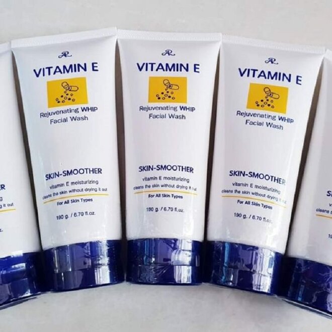 Sữa rửa mặt vitamin E từ Thái Lan