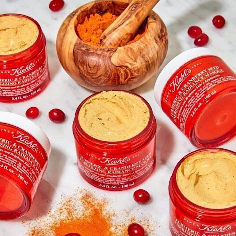 Kiehl's turmeric mask helps skin become healthy and radiant after a period of use.