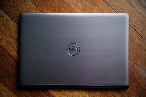 Vò ngoài của Dell Vostro 5460.