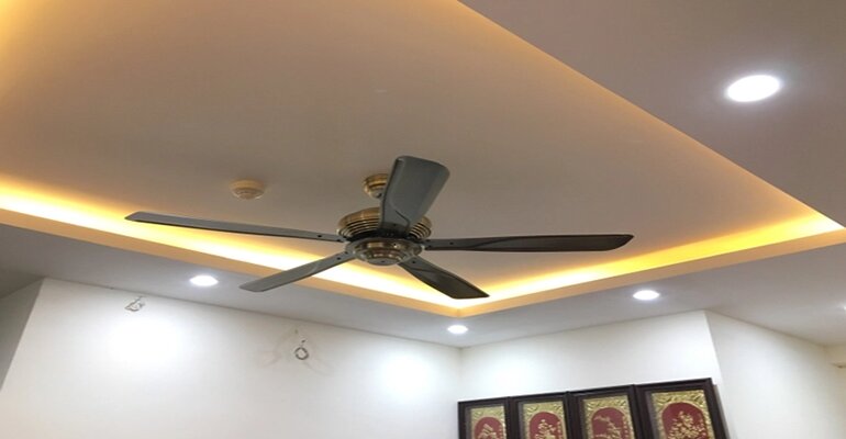 Tuỳ vào diện tích mà bạn sẽ đưa ra quyết định lựa chọn công suất quạt trần phù hợp công suất quạt trần
