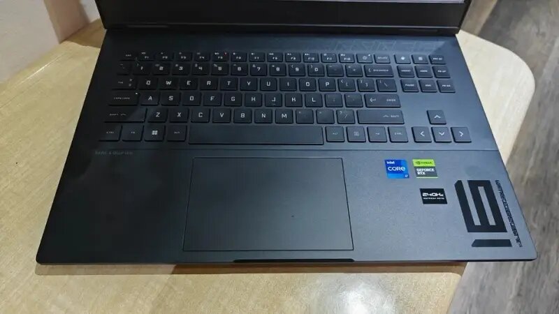 Bàn phím và trackpad HP Omen 16 2023