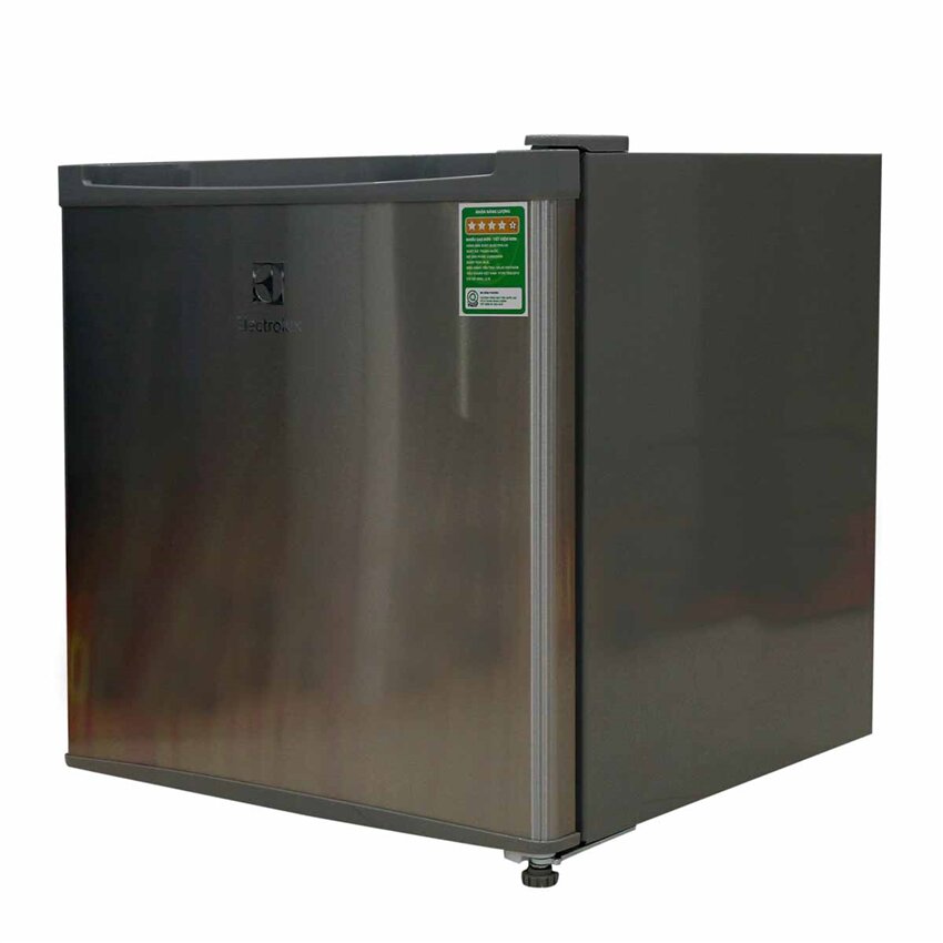 Tủ lạnh Electrolux EUM0500SB nhỏ gọn, phù hợp với người độc thân.
