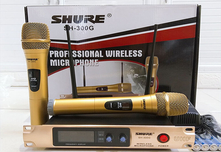 Bộ sản phẩm micro Shure SH 300G bao gồm 2 micro không dây, thiết kế phổ biến hiện nay