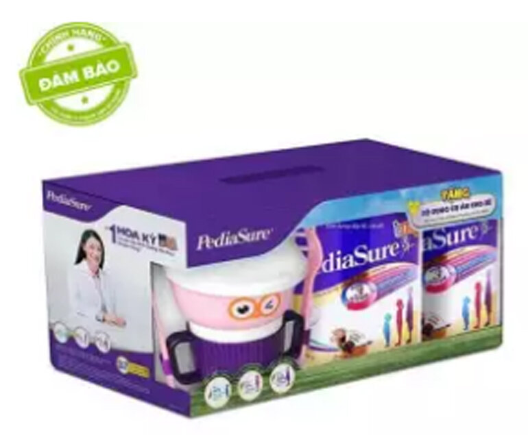 Tặng bộ dụng cụ ăn cho bé trị giá 300.000vnđ khi mua Bộ 2 lon sữa bột Pediasure B/A hương chocolate 400g