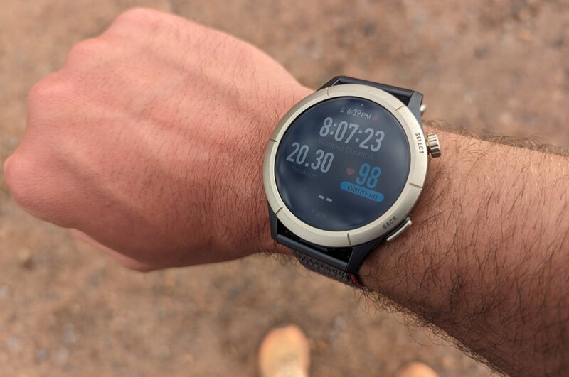 Amazfit Cheetah Pro giá đang giảm sâu,