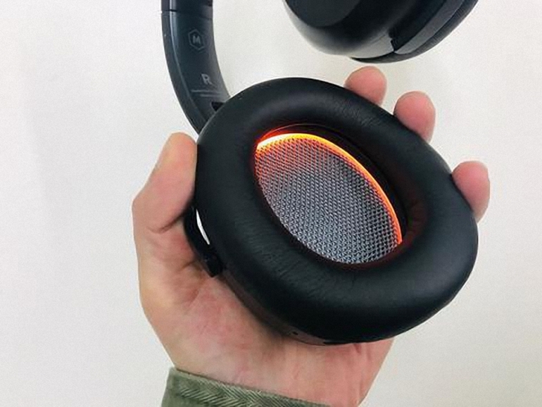 cúp tai beyerdynamic lagoon màu cam báo hiệu kết nối