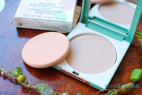 Phấn nén dạng lỳ kiềm dầu Clinique Stay-Matte Sheer Pressed PowderPhấn nén dạng lỳ kiềm dầu Clinique Stay-Matte Sheer Pressed Powder